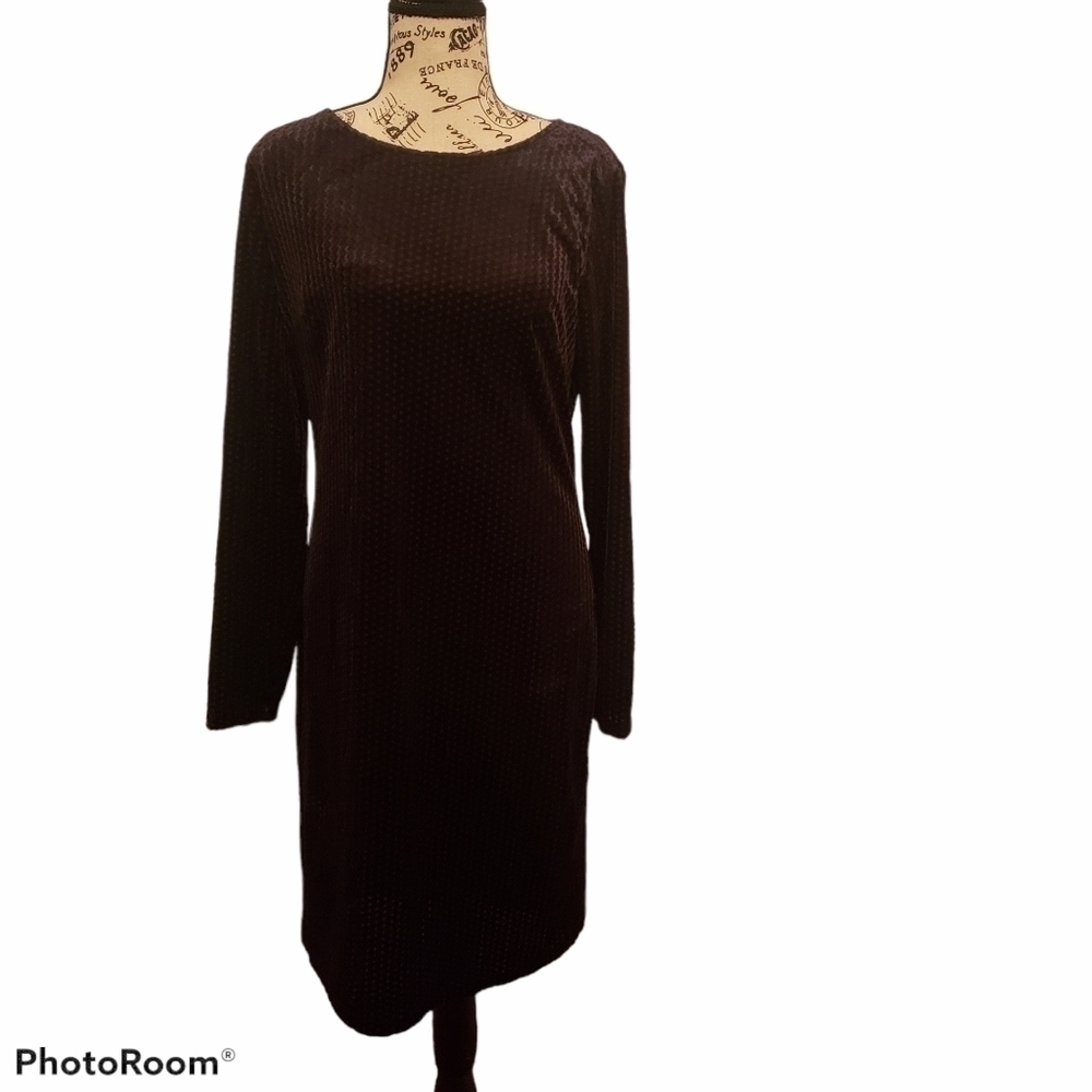 𝅺TAHARI black dress